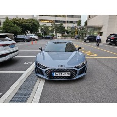 23년식 아우디 R8 쿠페