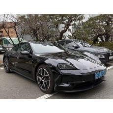 25년식 포르쉐 타이칸