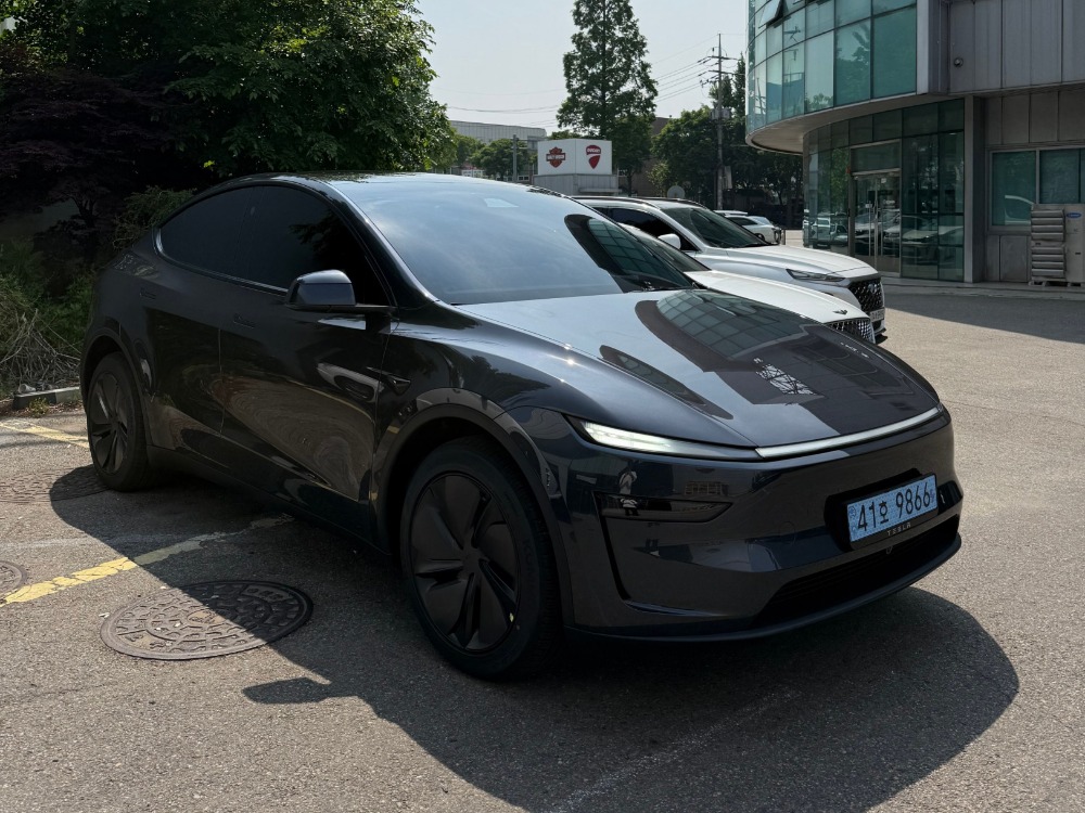 25년식 테슬라 모델Y 주니퍼