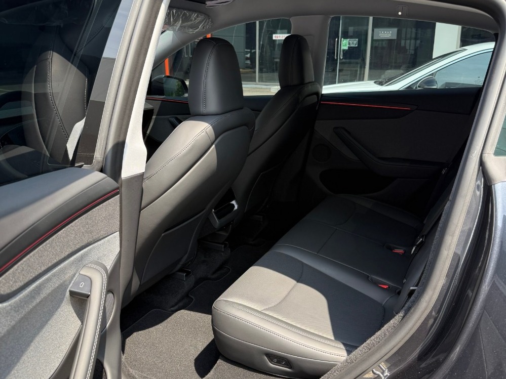 25년식 테슬라 모델Y 주니퍼