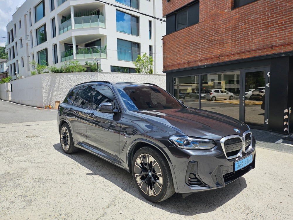 24년식 BMW IX3