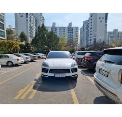23년식 포르쉐 카이엔